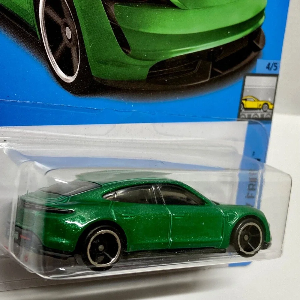 Hot Wheels Porsche Taycan Turbo S 149/250 Factory Fresh 4/5‎ Green Die-cast 1:64